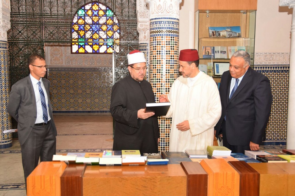 وزير الأوقاف مع الدكتور أحمد العبادي والسفير المصري بالمغرب